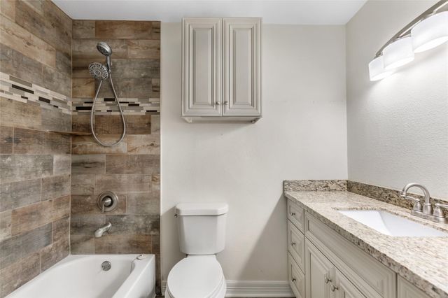 1109 Hampton Circle, Alvin, TX 77511