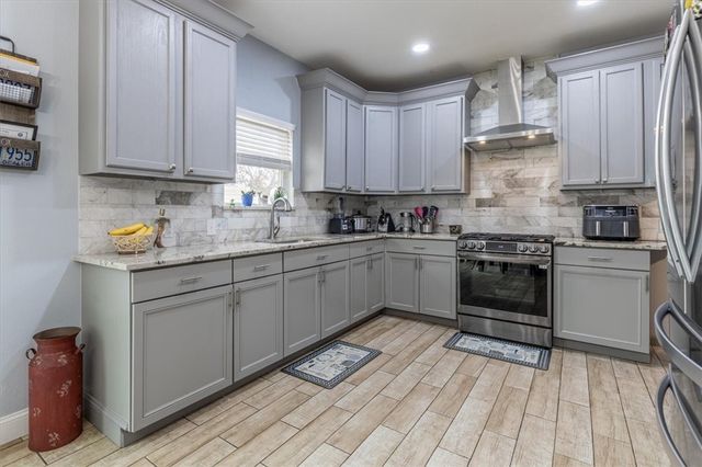 41 W Ozark Trail, Fayetteville, AR 72701