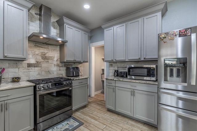 41 W Ozark Trail, Fayetteville, AR 72701