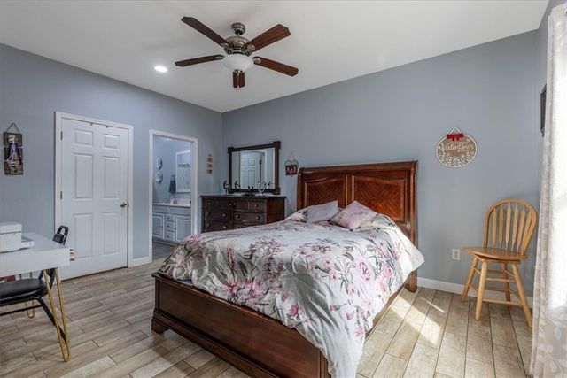 41 W Ozark Trail, Fayetteville, AR 72701