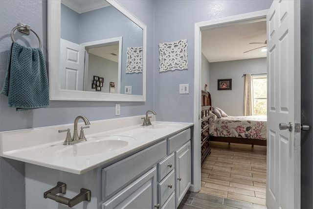 41 W Ozark Trail, Fayetteville, AR 72701