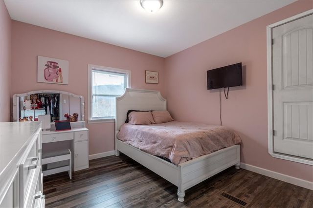 41 W Ozark Trail, Fayetteville, AR 72701