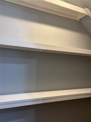 41 W Ozark Trail, Fayetteville, AR 72701