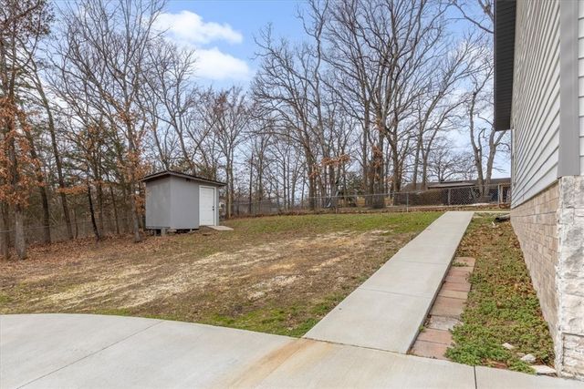 41 W Ozark Trail, Fayetteville, AR 72701