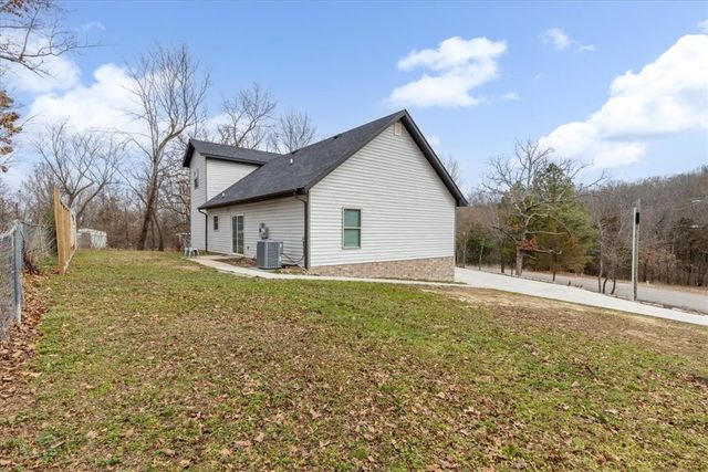 41 W Ozark Trail, Fayetteville, AR 72701