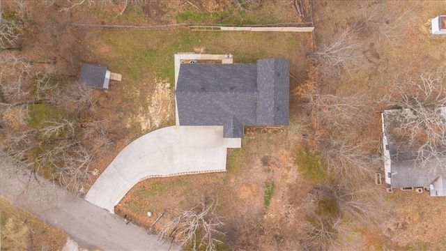 41 W Ozark Trail, Fayetteville, AR 72701