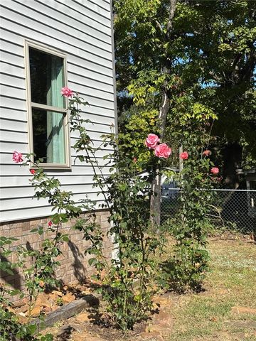 41 W Ozark Trail, Fayetteville, AR 72701