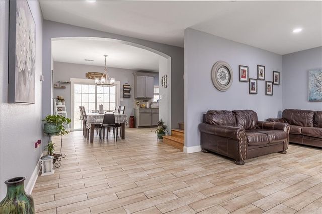 41 W Ozark Trail, Fayetteville, AR 72701