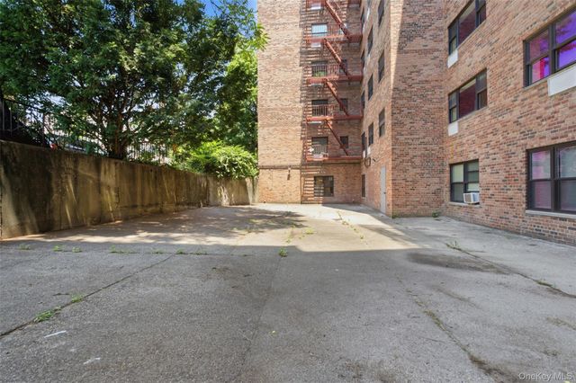 671 Bronx River Road 2N, Yonkers, NY 10704