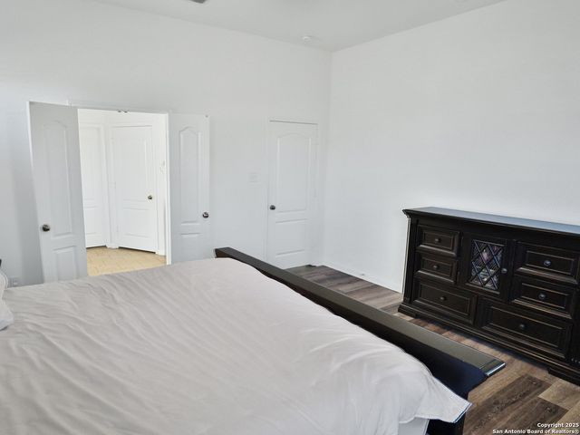 8443 Meadow Plains, San Antonio, TX 78254