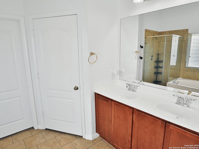 8443 Meadow Plains, San Antonio, TX 78254