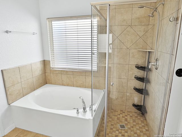 8443 Meadow Plains, San Antonio, TX 78254