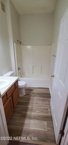 6094 MAGGIES Circle 107, Jacksonville, FL 32244