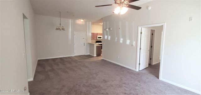 6094 MAGGIES Circle 107, Jacksonville, FL 32244