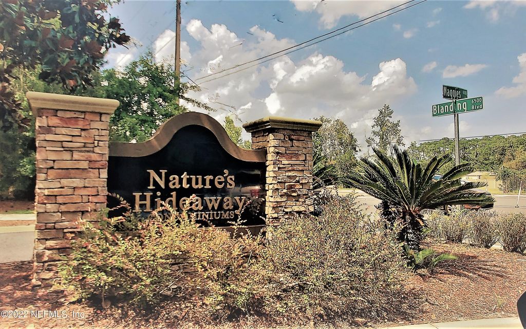 6094 MAGGIES Circle 107, Jacksonville, FL 32244