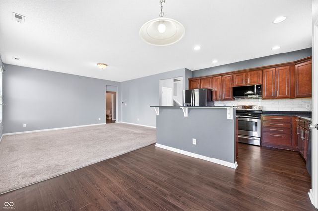 2148 Creekstone Drive, Columbus, IN 47201