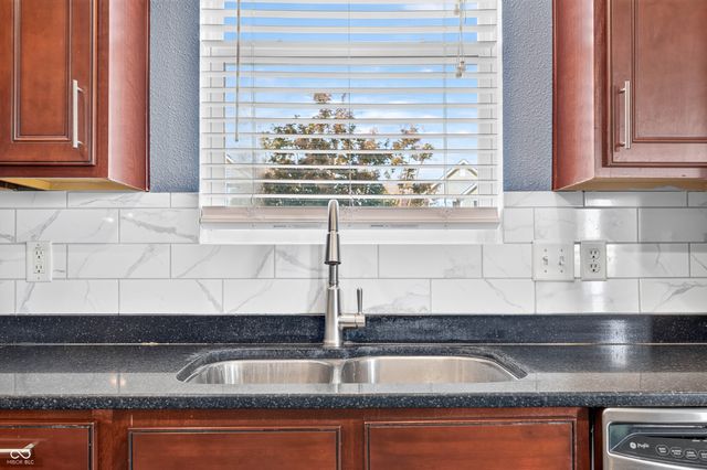 2148 Creekstone Drive, Columbus, IN 47201