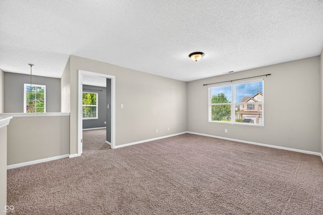 2148 Creekstone Drive, Columbus, IN 47201