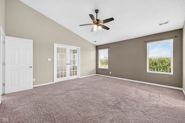 2148 Creekstone Drive, Columbus, IN 47201