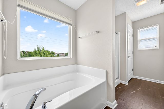 2148 Creekstone Drive, Columbus, IN 47201