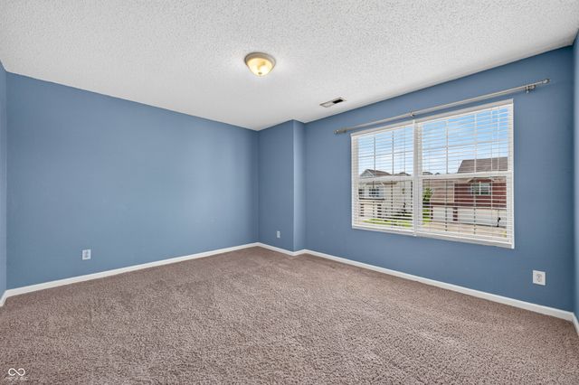 2148 Creekstone Drive, Columbus, IN 47201