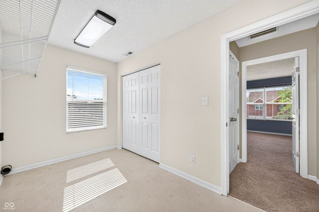 2148 Creekstone Drive, Columbus, IN 47201