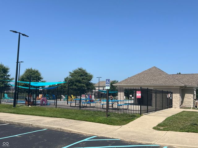 2148 Creekstone Drive, Columbus, IN 47201