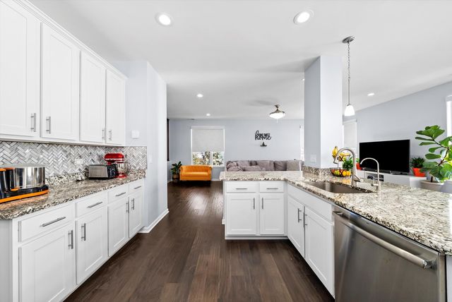 4177 Irving Road, Aurora, IL 60504