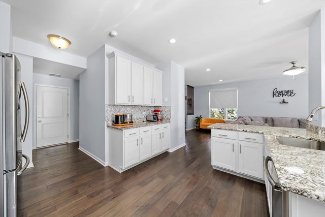 4177 Irving Road, Aurora, IL 60504