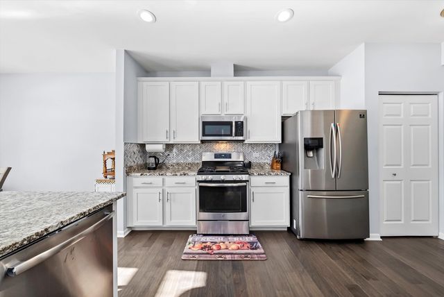 4177 Irving Road, Aurora, IL 60504