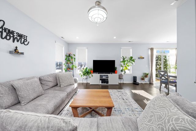 4177 Irving Road, Aurora, IL 60504