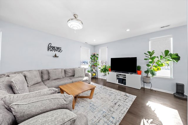 4177 Irving Road, Aurora, IL 60504