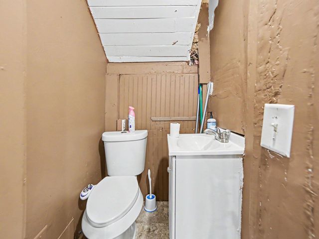 6859 Clover Road, Twin Lake, MI 49457