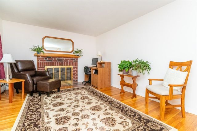 147 Glenellen Rd, Boston, MA 02132