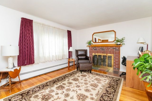 147 Glenellen Rd, Boston, MA 02132