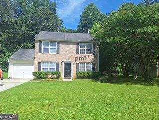 8170 Autumn Green Drive, Fairburn, GA 30213