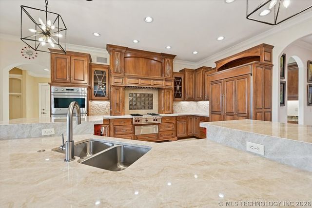 10703 S Forest Avenue, Jenks, OK 74037