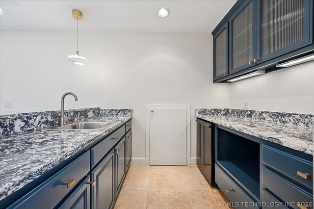 10703 S Forest Avenue, Jenks, OK 74037