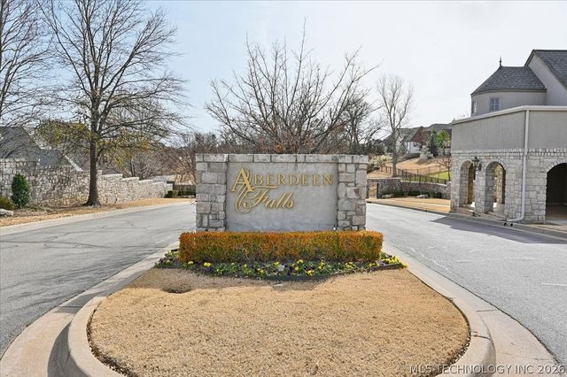 10703 S Forest Avenue, Jenks, OK 74037