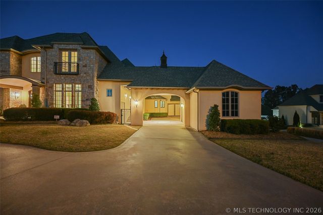 10703 S Forest Avenue, Jenks, OK 74037