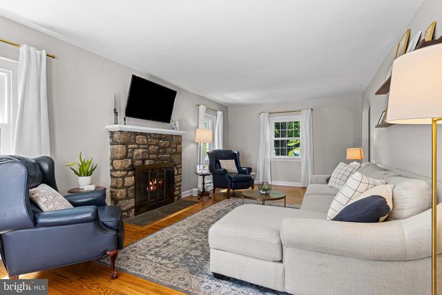 220 WALNUT LN, Ambler, PA 19002