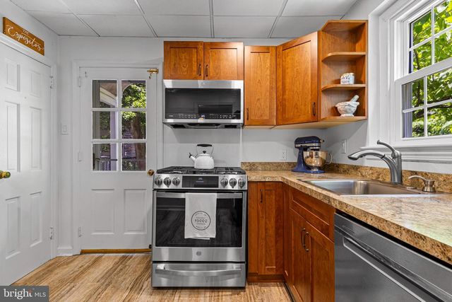 220 WALNUT LN, Ambler, PA 19002
