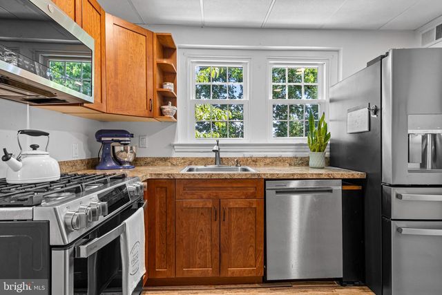 220 WALNUT LN, Ambler, PA 19002