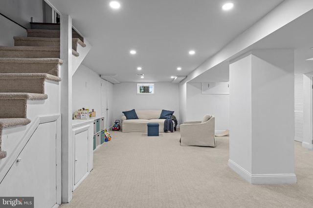 220 WALNUT LN, Ambler, PA 19002
