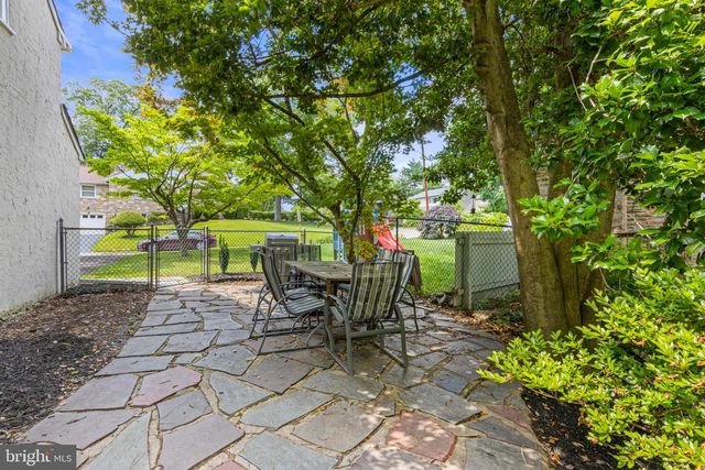 220 WALNUT LN, Ambler, PA 19002