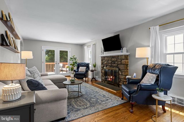 220 WALNUT LN, Ambler, PA 19002