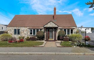 29 Blanchard Ave, Revere, MA 02151