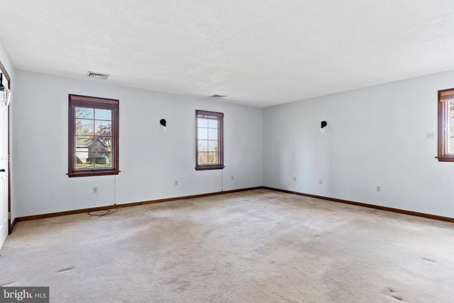 255 HICKORY RD, Carlisle, PA 17015