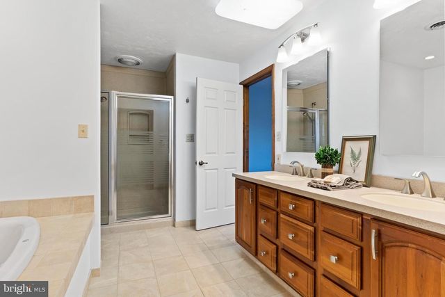 255 HICKORY RD, Carlisle, PA 17015