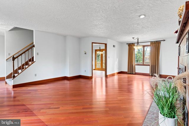 255 HICKORY RD, Carlisle, PA 17015